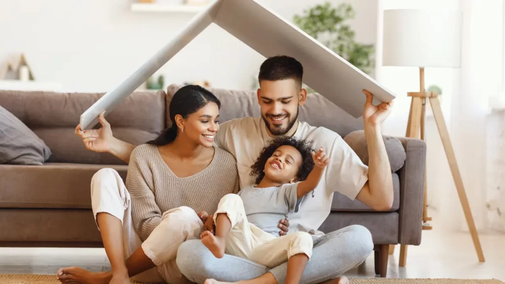 Família protegida financeiramente com seguro de vida Nubank