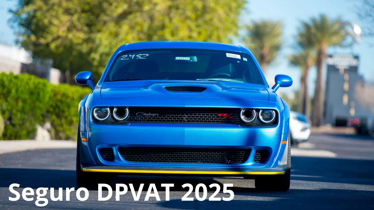 Carro na estrada simbolizando o seguro DPVAT