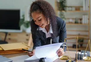 Seguro garantia judicial trabalhista: documentos e processo analisados por advogado